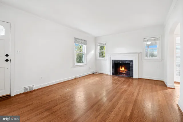 $3,950 | 7000 Exeter Road, Bethesda, MD 20814