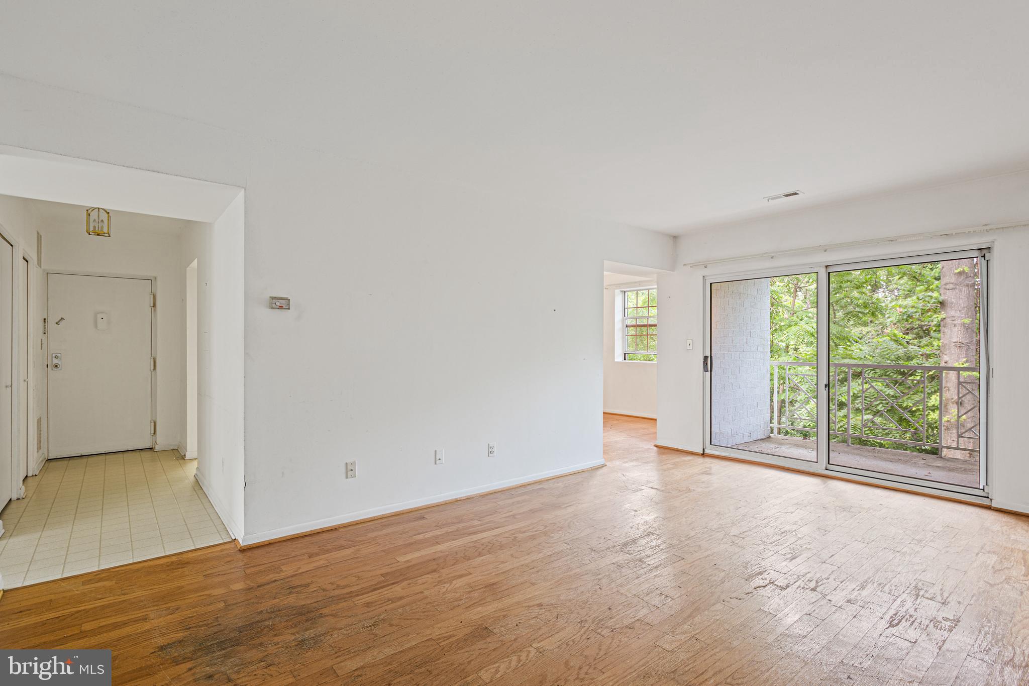 106 Castletown Road, Unit 202 Lutherville-Timonium, MD 21093 - Photo 5 of 13 light filled living room