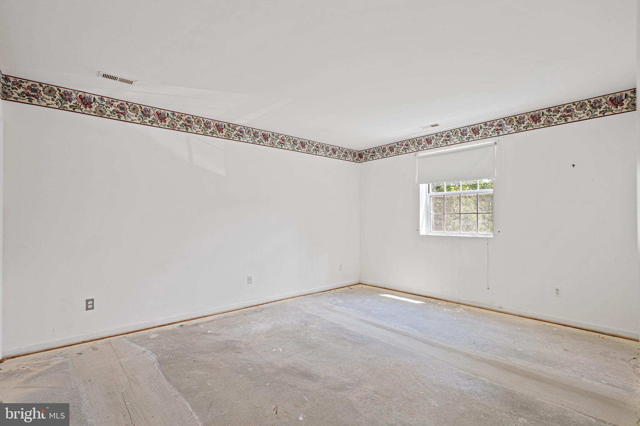 106 Castletown Road, Unit 202 Lutherville-Timonium, MD 21093 - Photo 8 of 13 Primary Bedroom