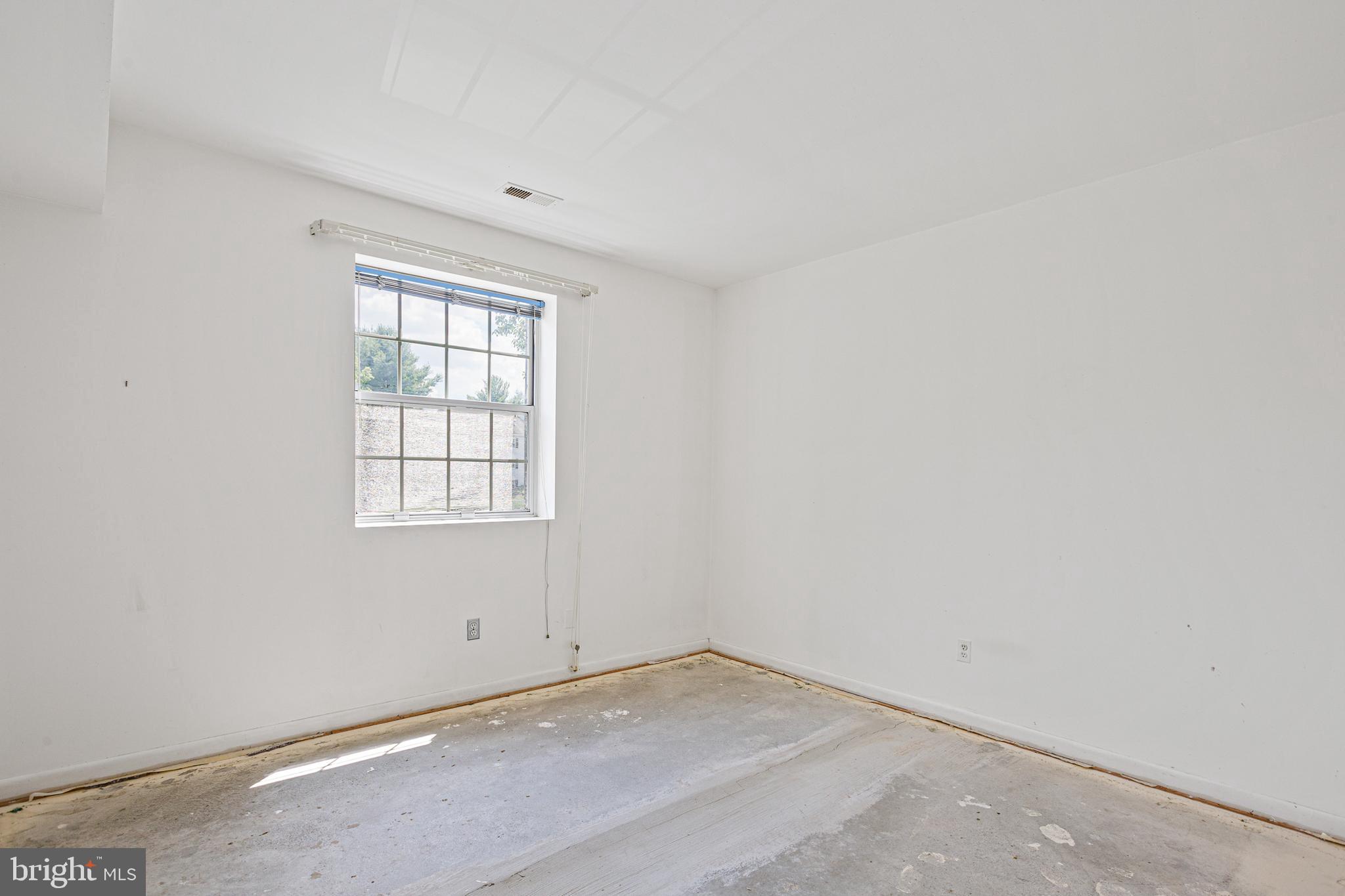 106 Castletown Road, Unit 202 Lutherville-Timonium, MD 21093 - Photo 10 of 13 Second Bedroom