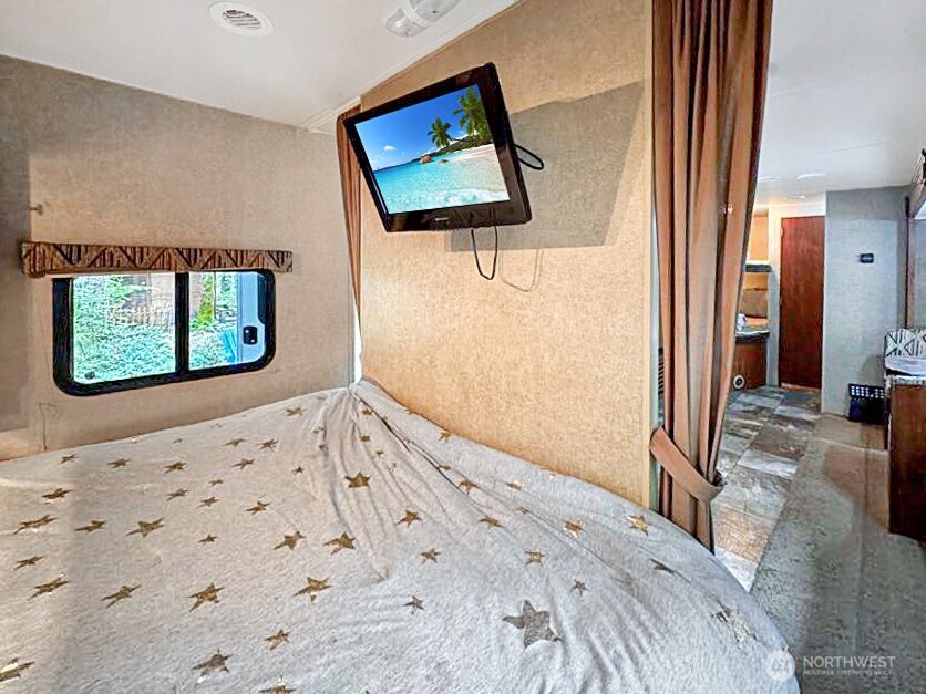 47 Wilderness Way Maple Falls, WA 98266 - Photo 15 of 40 a view of a hallway with wooden floor and entryway