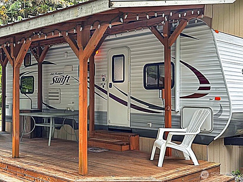 47 Wilderness Way Maple Falls, WA 98266 - Photo 3 of 40