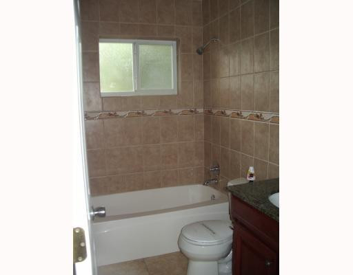 199 East McNab Road, Unit 208 Pompano Beach, FL 33060 - Photo 8 of 11 Master Bath/Spa
