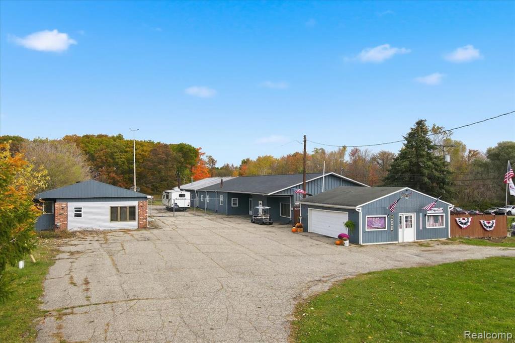 4718 Davison Road Lapeer, MI 48446 - Photo 2 of 36