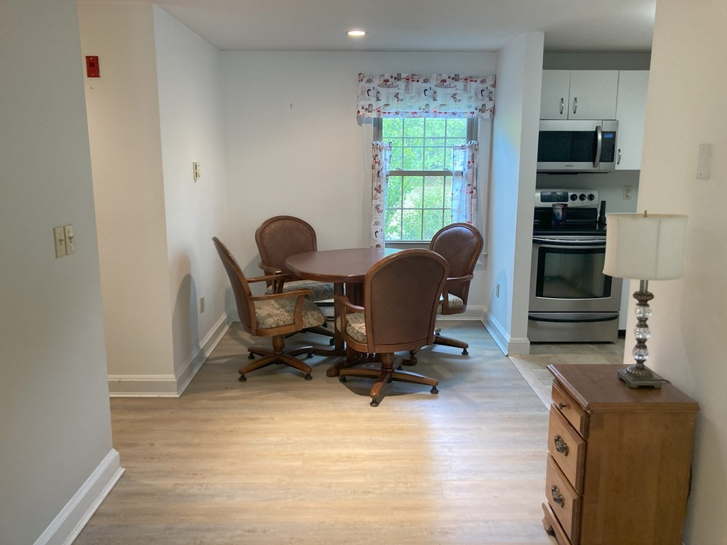 24 Ryan's Way, Unit 7 Mashpee, MA 02649 - Photo 4 of 18 Gallery Image 4