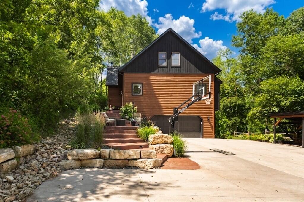 N6587 McCurdy Road Holmen, WI 54636 - Photo 3 of 34 Large parking area
