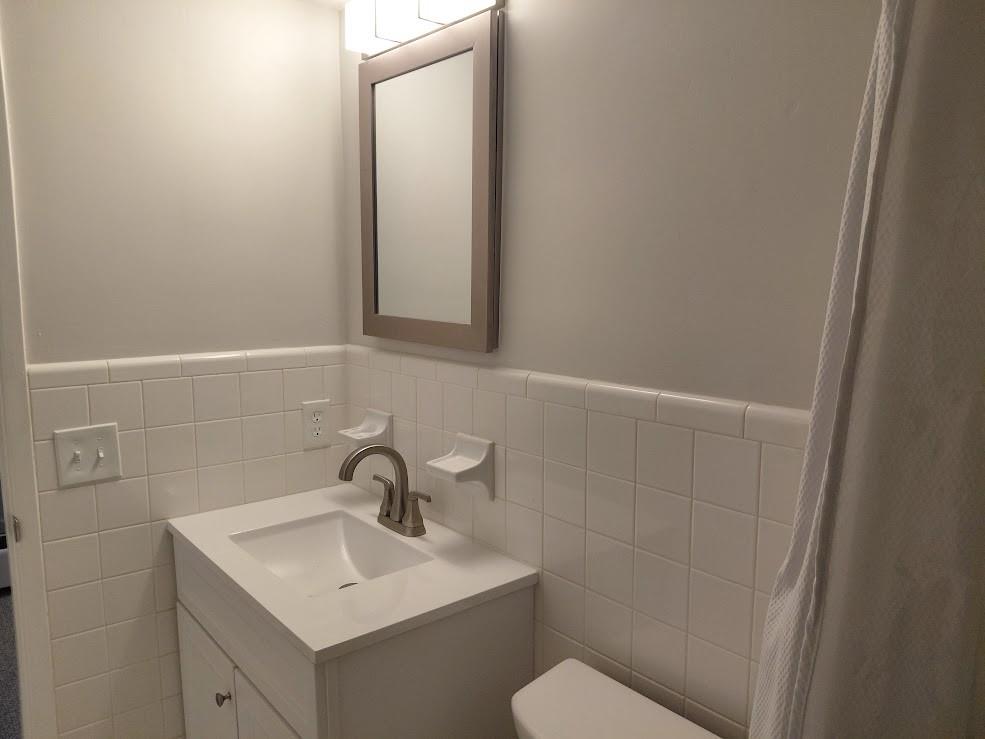 1951 Northeast 39th Street, Unit 127 Lighthouse Point, FL 33064 - Photo 17 of 36 MASTER BATH