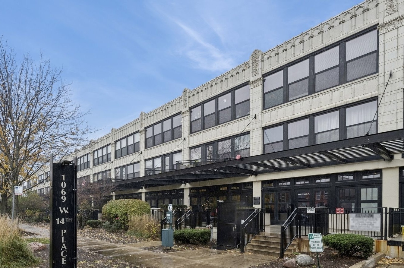 1069 West 14th Place, Unit 304 Chicago, IL 60608 - Photo 1 of 12