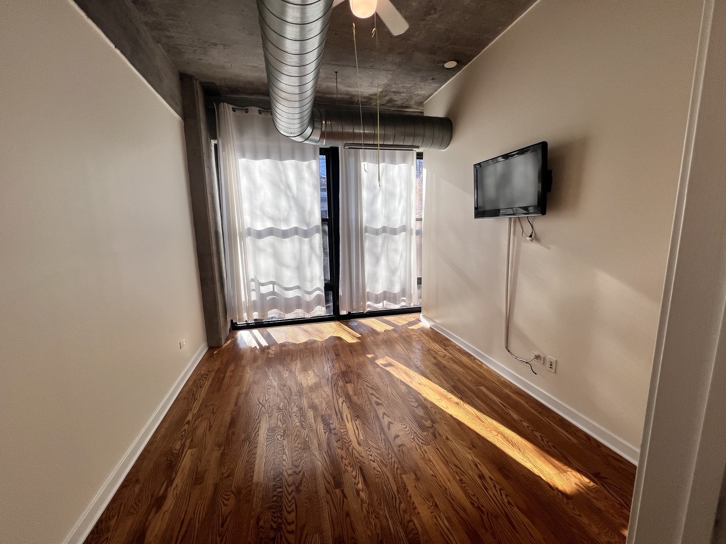 1069 West 14th Place, Unit 304 Chicago, IL 60608 - Photo 11 of 12
