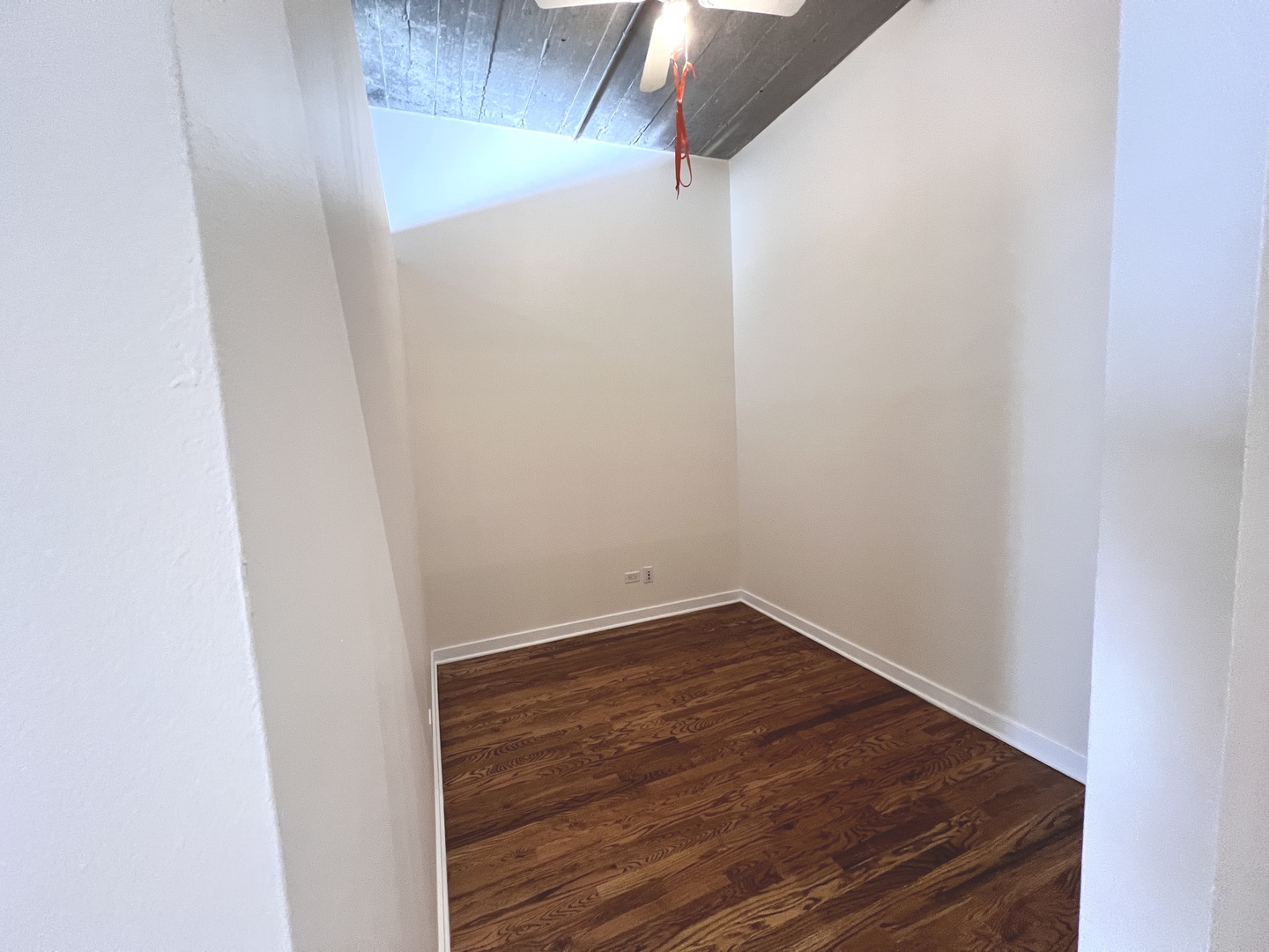 1069 West 14th Place, Unit 304 Chicago, IL 60608 - Photo 10 of 12