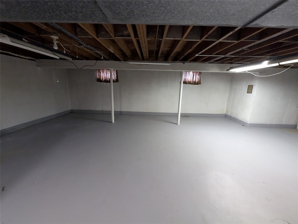 66 Scenic Drive Warwick, RI 02886 - Photo 12 of 16