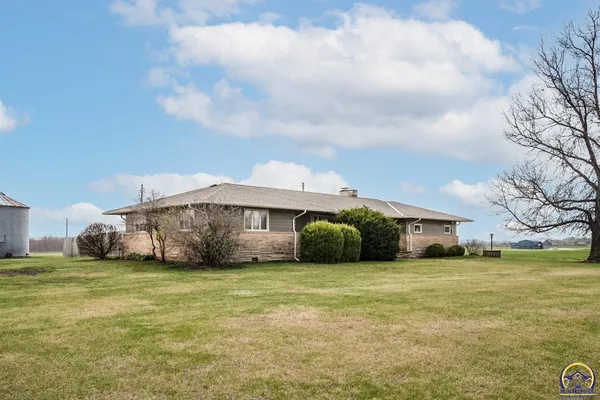 $595,000 | 900 Highway 68, Pomona, KS 66076