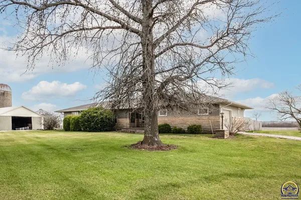 $595,000 | 900 Highway 68, Pomona, KS 66076