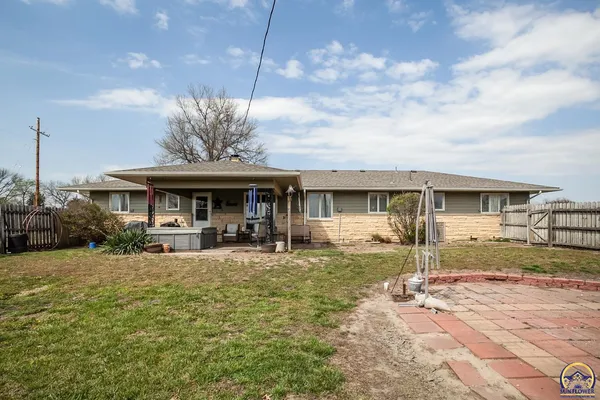 $595,000 | 900 Highway 68, Pomona, KS 66076
