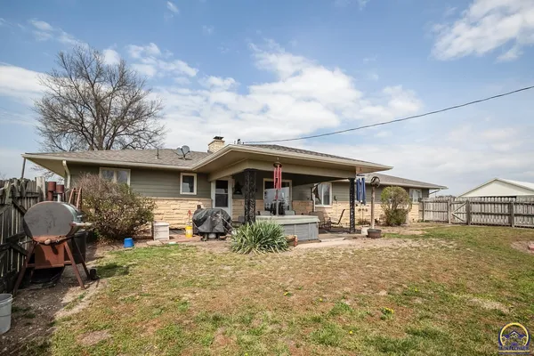 $595,000 | 900 Highway 68, Pomona, KS 66076