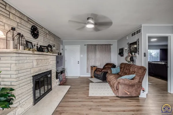$595,000 | 900 Highway 68, Pomona, KS 66076