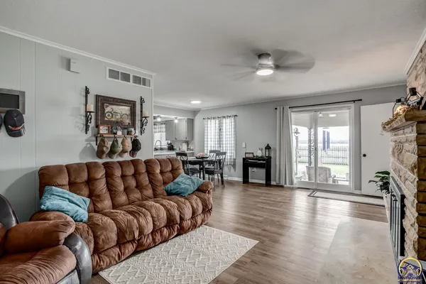 $595,000 | 900 Highway 68, Pomona, KS 66076