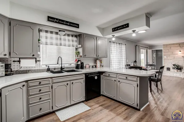 $595,000 | 900 Highway 68, Pomona, KS 66076
