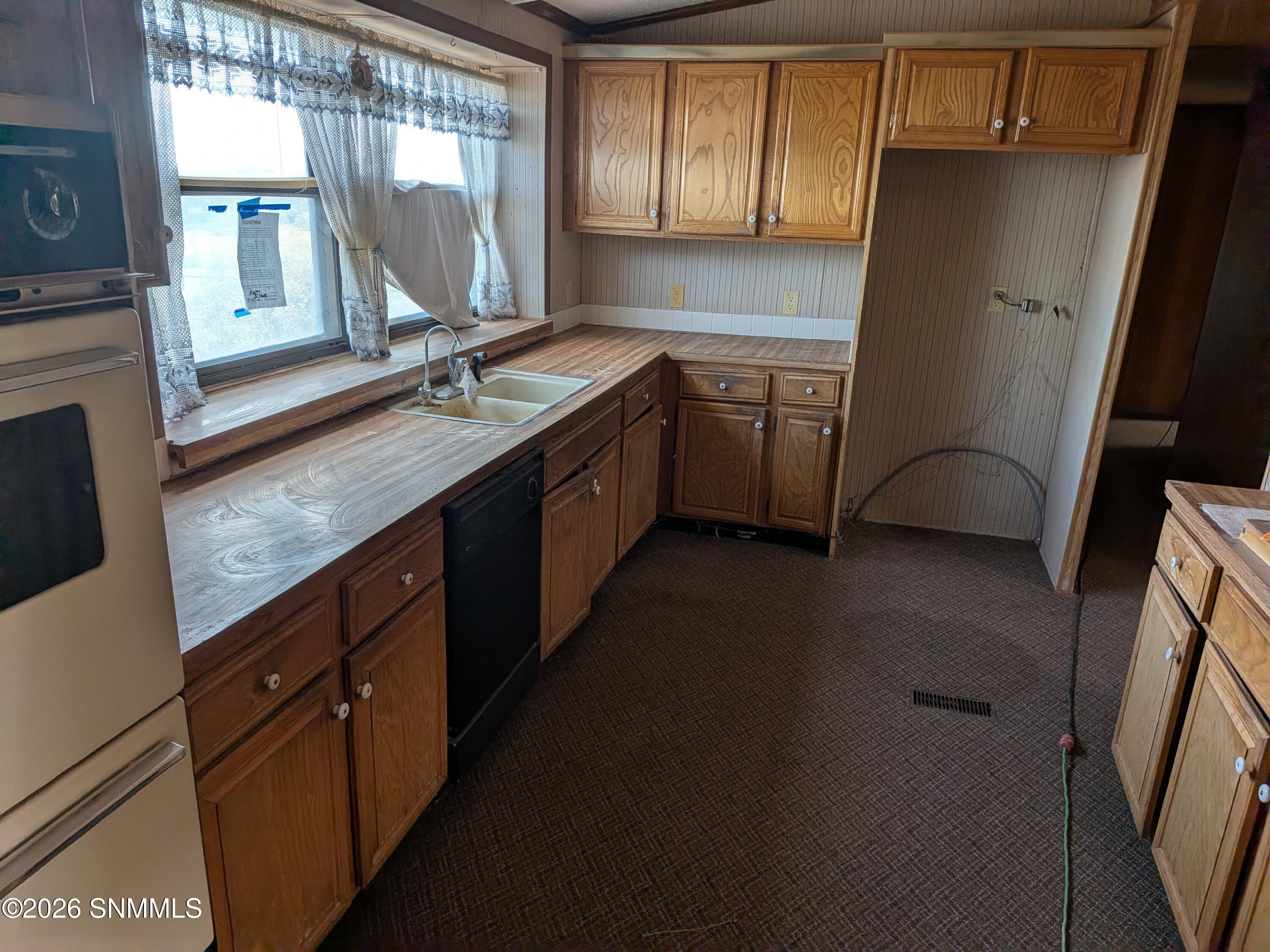 33 Southland Road Alamogordo, NM 88310 - Photo 4 of 16 Kitchen