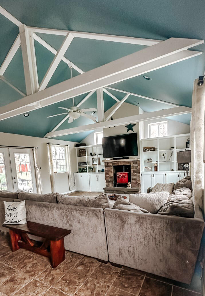 9375 Parmalee Road Middleville, MI 49333 - Photo 6 of 19 great room