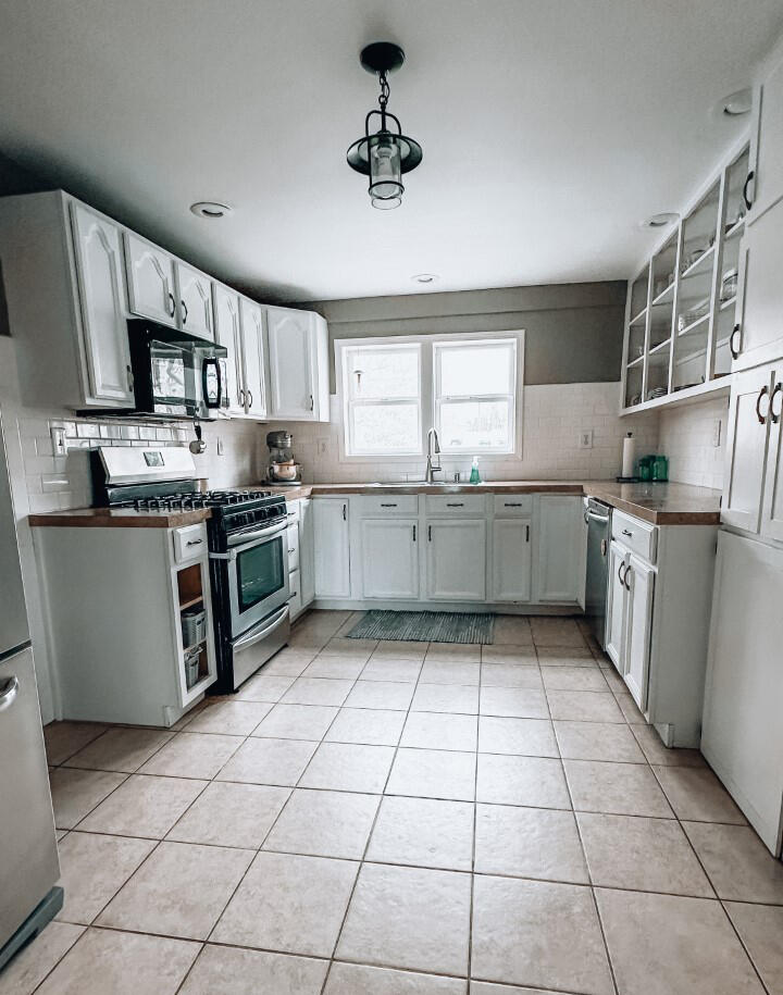 9375 Parmalee Road Middleville, MI 49333 - Photo 8 of 19 kitchen