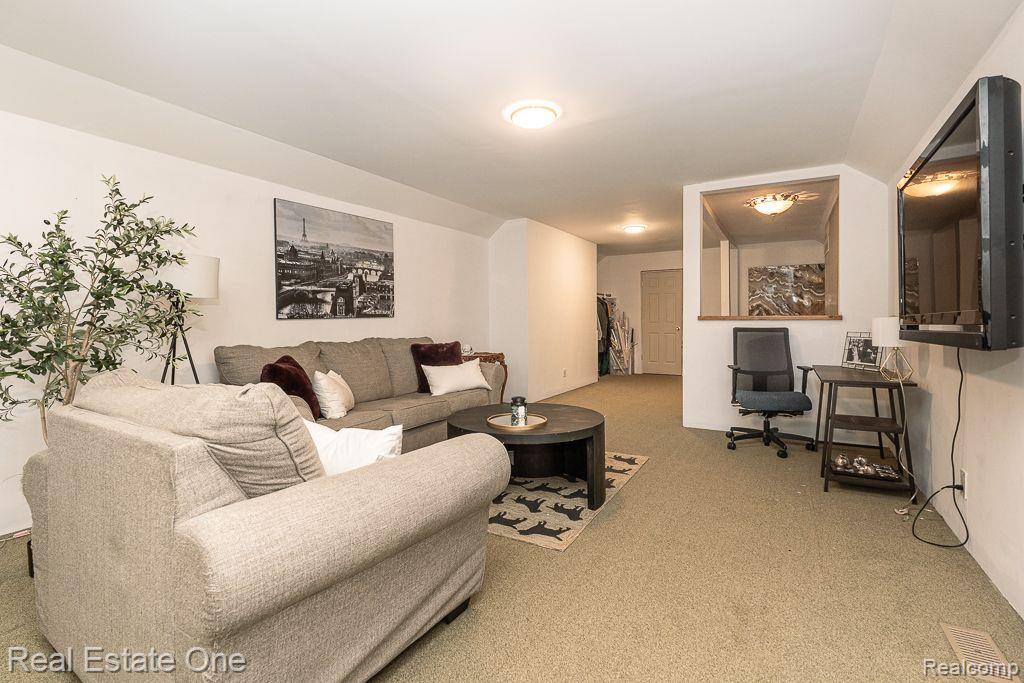 2173 Bonnie Brae Street Rochester Hills, MI 48309 - Photo 24 of 29