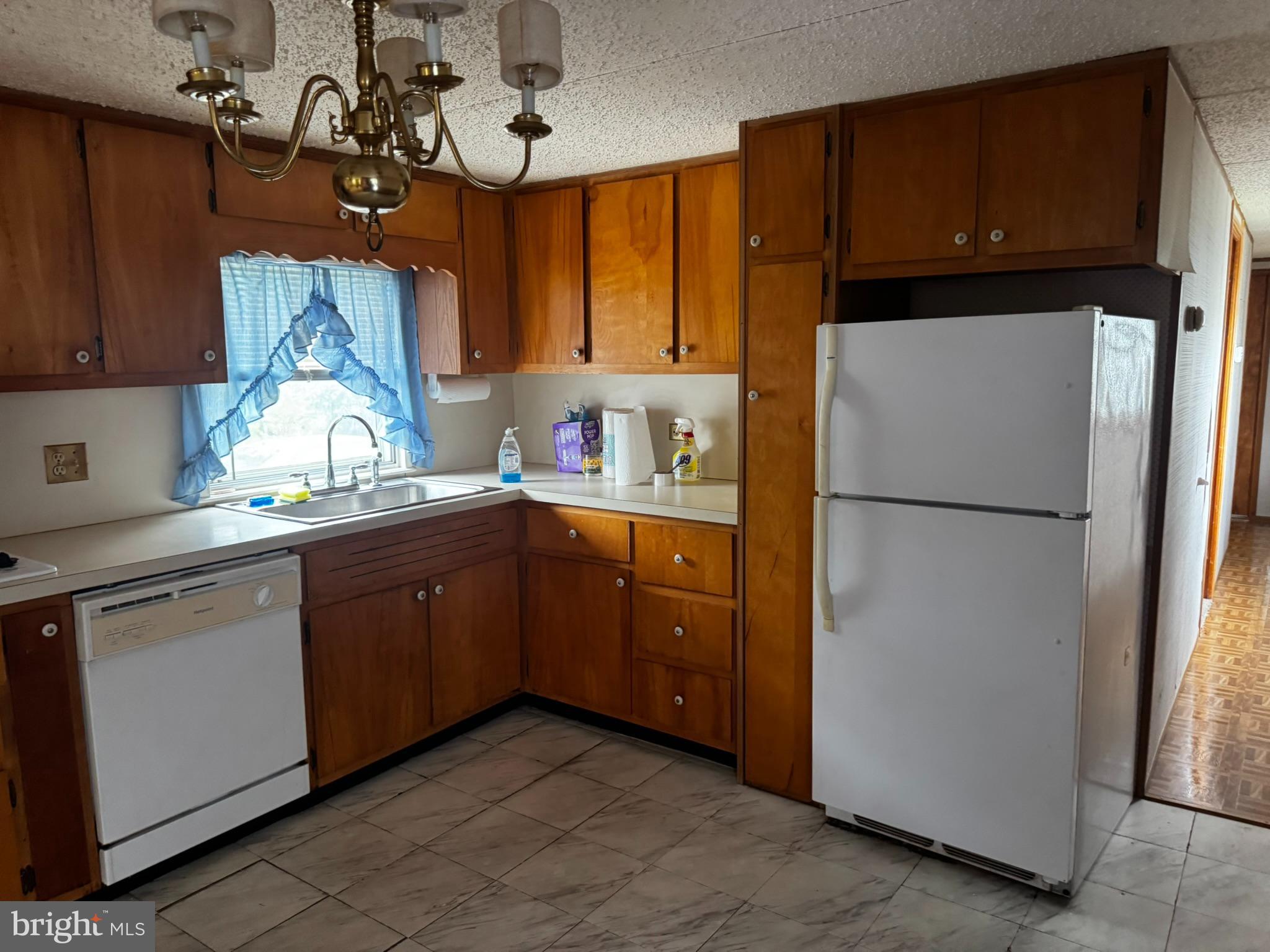 100 Roberts Road Toms River, NJ 08755 - Photo 13 of 20 Kitchen