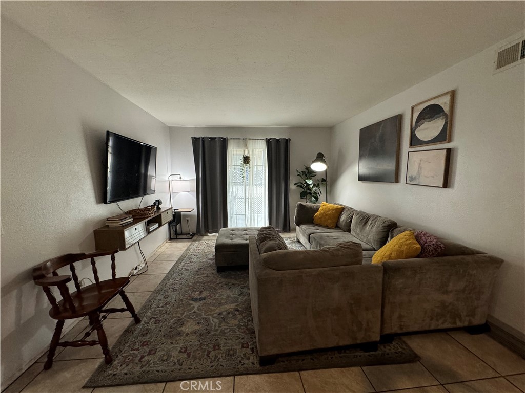 149 West 6th St Unit 6  