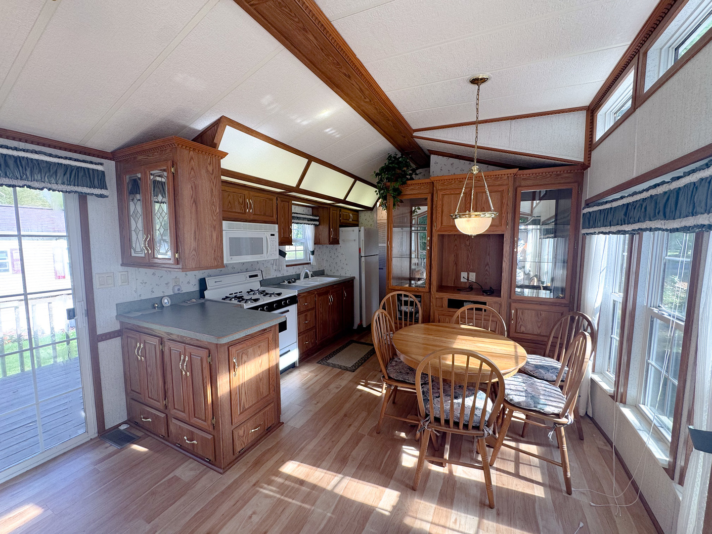 27-78 Woodhaven Sublette, IL 61367 - Photo 11 of 18