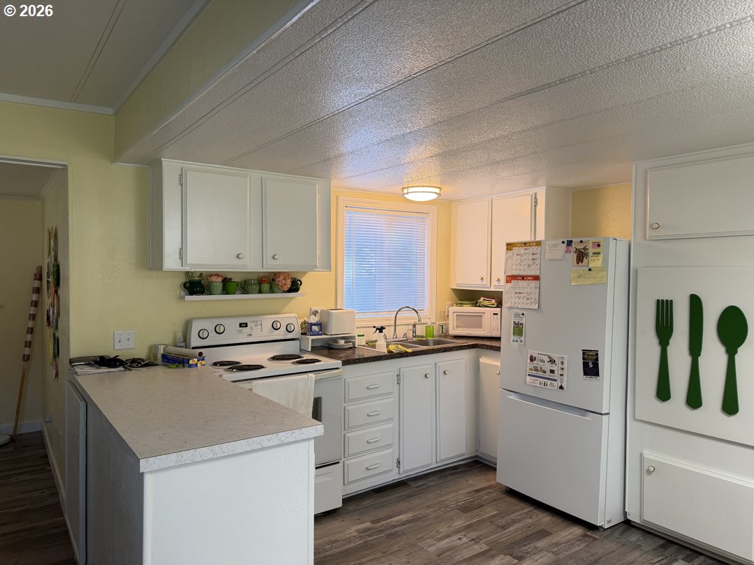 1600 Rhododendron Drive, Unit 4 Florence, OR 97439 - Photo 14 of 38 Gallery Image 14