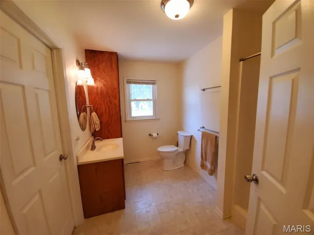 $187,000 | 406 South Cherry Street, Lewistown, MO 63452