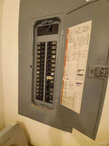 $187,000 | 406 South Cherry Street, Lewistown, MO 63452