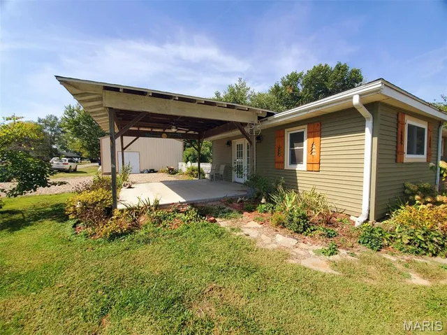 $187,000 | 406 South Cherry Street, Lewistown, MO 63452