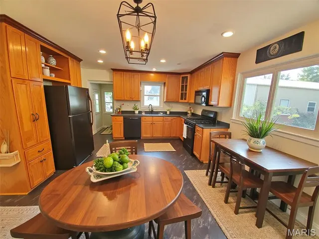 $187,000 | 406 South Cherry Street, Lewistown, MO 63452