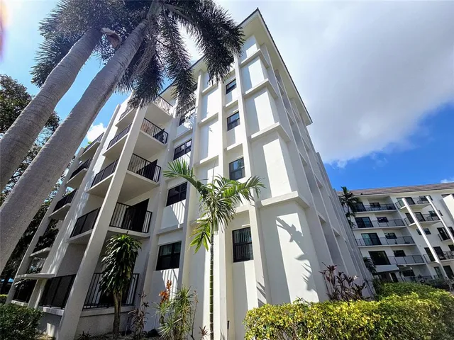 $219,900 | 1000 River Reach Drive, Unit 419, Fort Lauderdale, FL 33315