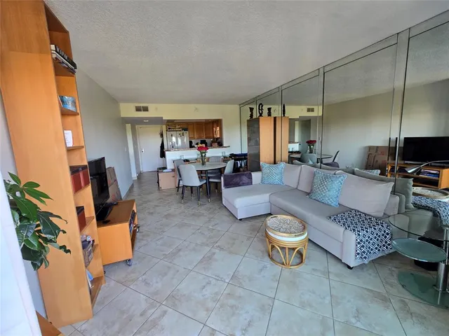 $219,900 | 1000 River Reach Drive, Unit 419, Fort Lauderdale, FL 33315