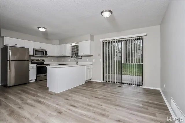 $2,025 | 110 El Perro Drive, St. Peters, MO 63376