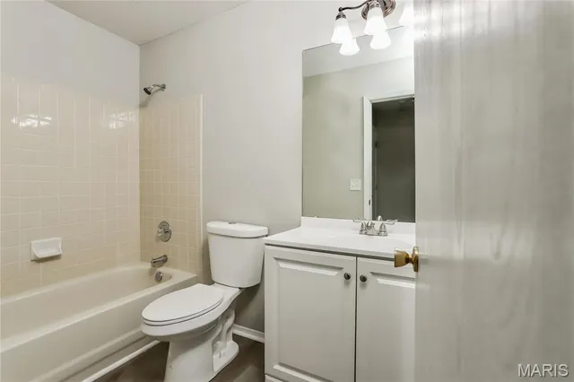 $2,025 | 110 El Perro Drive, St. Peters, MO 63376