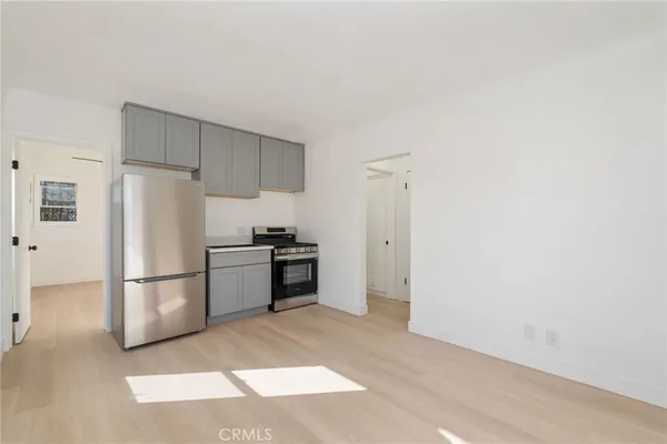 $1,950 | 242 1/2 East 84th Place, Los Angeles, CA 90003