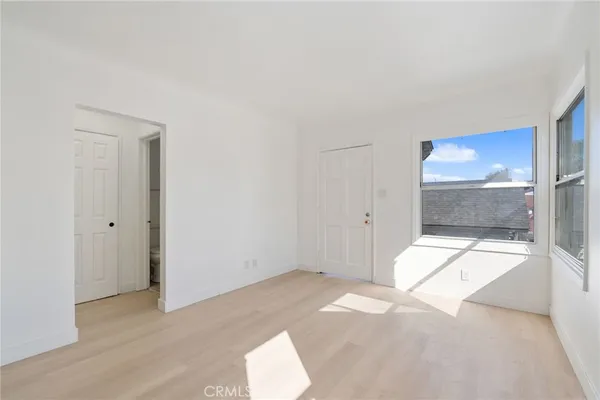 $1,950 | 242 1/2 East 84th Place, Los Angeles, CA 90003