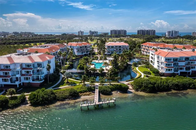 $2,000,000 | 340 Gulf Of Mexico Drive, Unit 124, Longboat Key, FL 34228