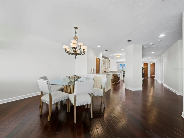 $2,000,000 | 340 Gulf Of Mexico Drive, Unit 124, Longboat Key, FL 34228