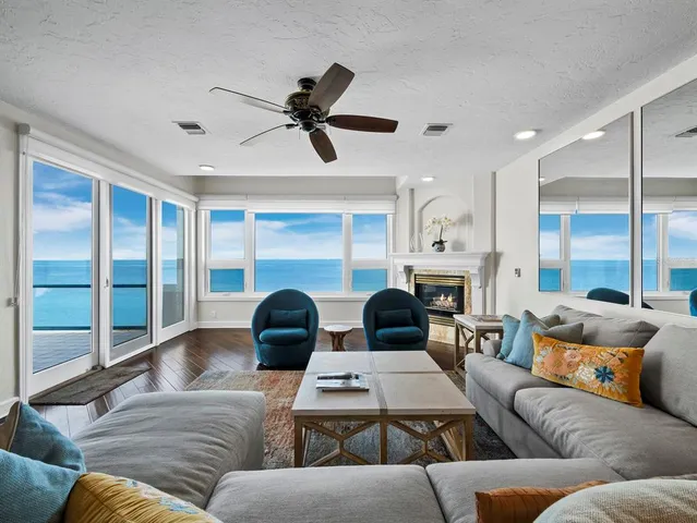 $2,000,000 | 340 Gulf Of Mexico Drive, Unit 124, Longboat Key, FL 34228
