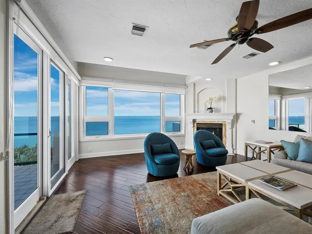 $2,000,000 | 340 Gulf Of Mexico Drive, Unit 124, Longboat Key, FL 34228