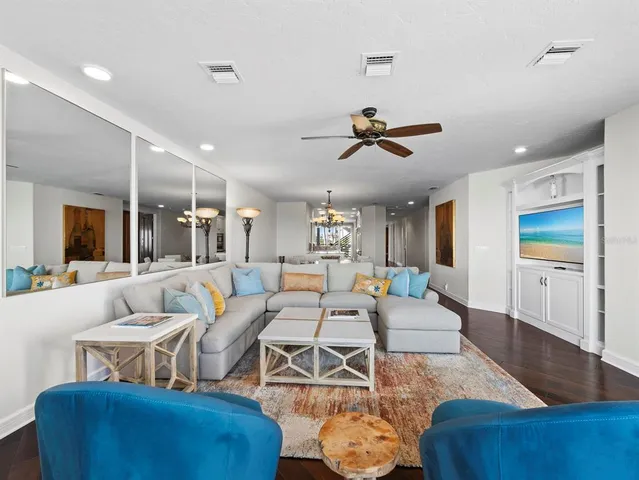 $2,000,000 | 340 Gulf Of Mexico Drive, Unit 124, Longboat Key, FL 34228