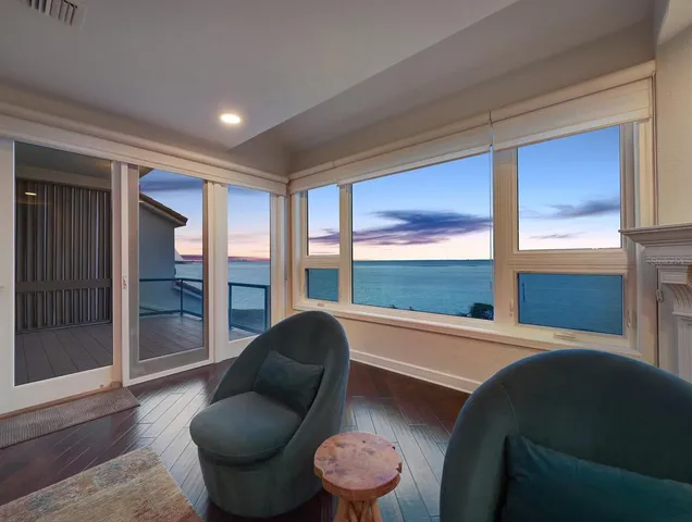 $2,000,000 | 340 Gulf Of Mexico Drive, Unit 124, Longboat Key, FL 34228