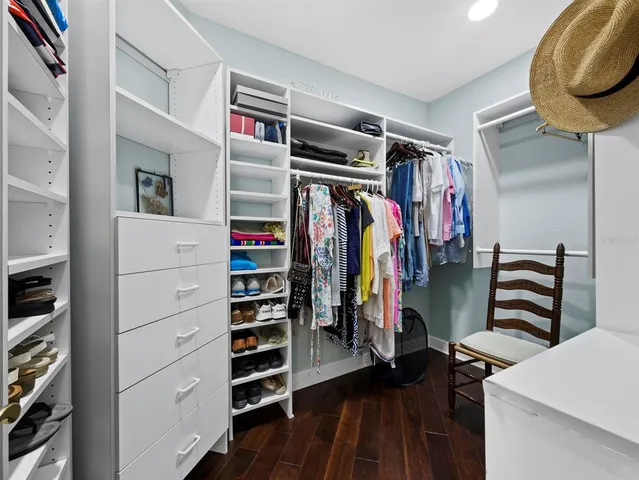 $2,000,000 | 340 Gulf Of Mexico Drive, Unit 124, Longboat Key, FL 34228