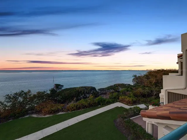 $2,000,000 | 340 Gulf Of Mexico Drive, Unit 124, Longboat Key, FL 34228