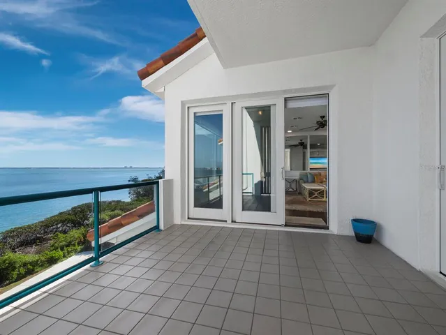 $2,000,000 | 340 Gulf Of Mexico Drive, Unit 124, Longboat Key, FL 34228