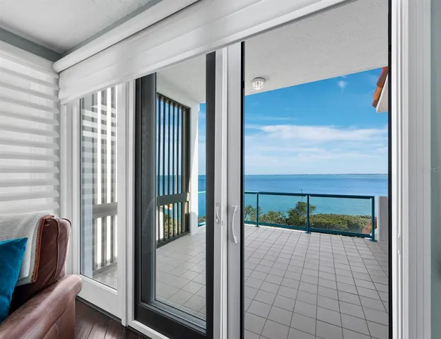 $2,000,000 | 340 Gulf Of Mexico Drive, Unit 124, Longboat Key, FL 34228